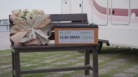 12.8V 100ah 200ah Lifepo4のボート電池のキャンピングカーのSolar Energy貯蔵12のボルト海洋Rvの電池